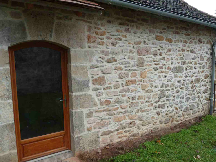 Joint à la chaux, façade en pierre Grèzes