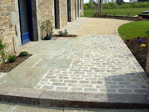 Dallage, terrasse, chape pavée à Le Puy-en-Velay